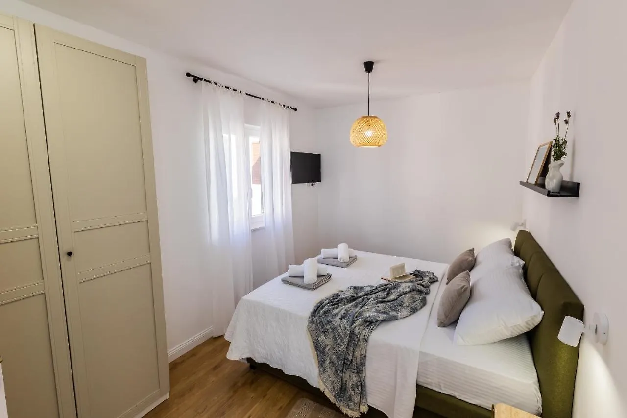 Apartment 22 Kastela