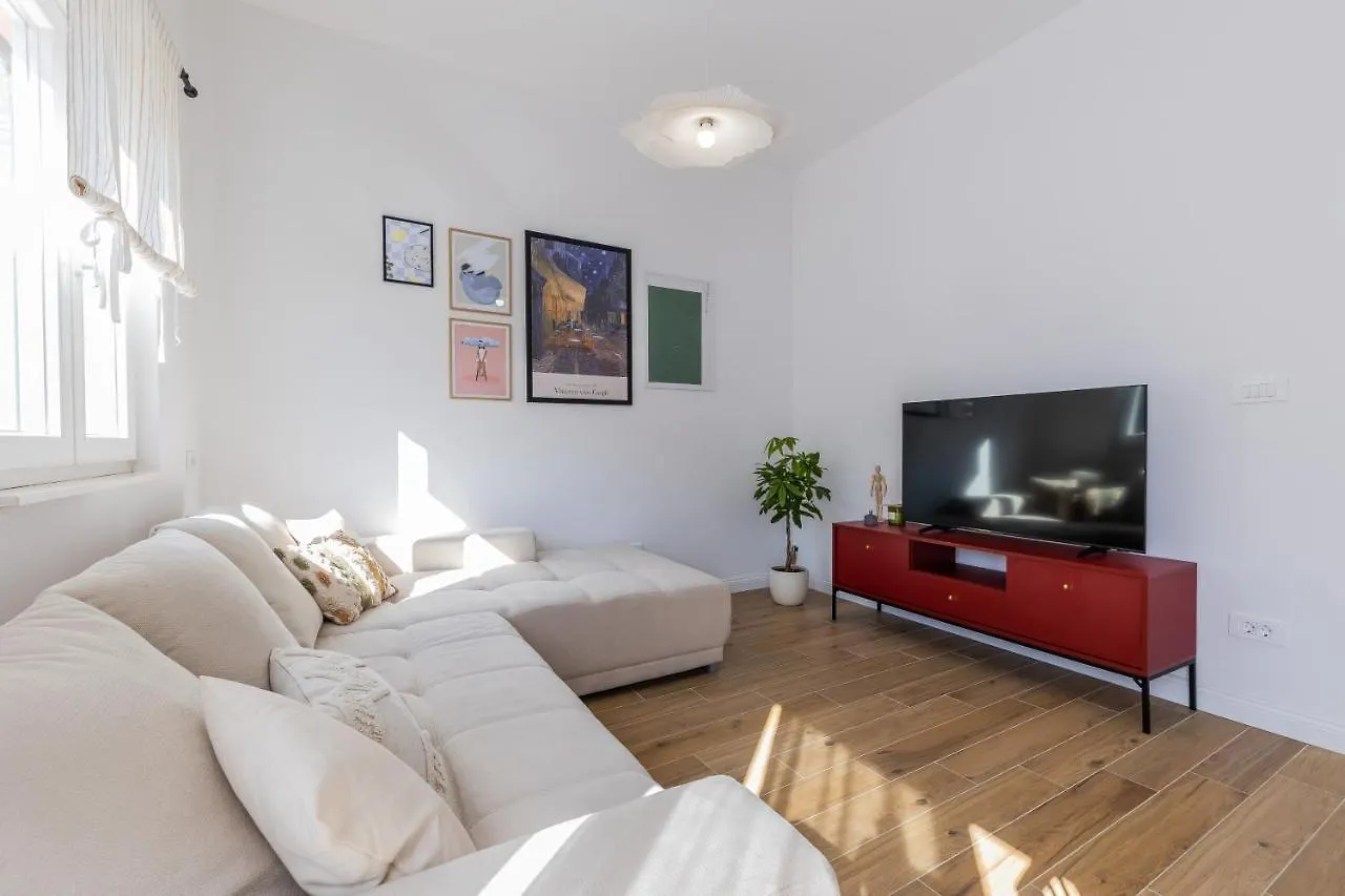 Apartment 22 Kastela